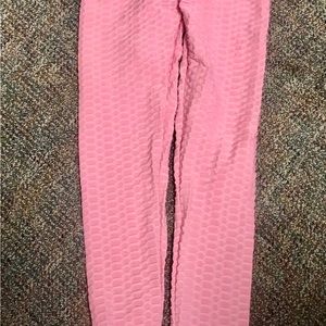 2 Pairs of leggings women small full length. (1) Pink and (1) Black